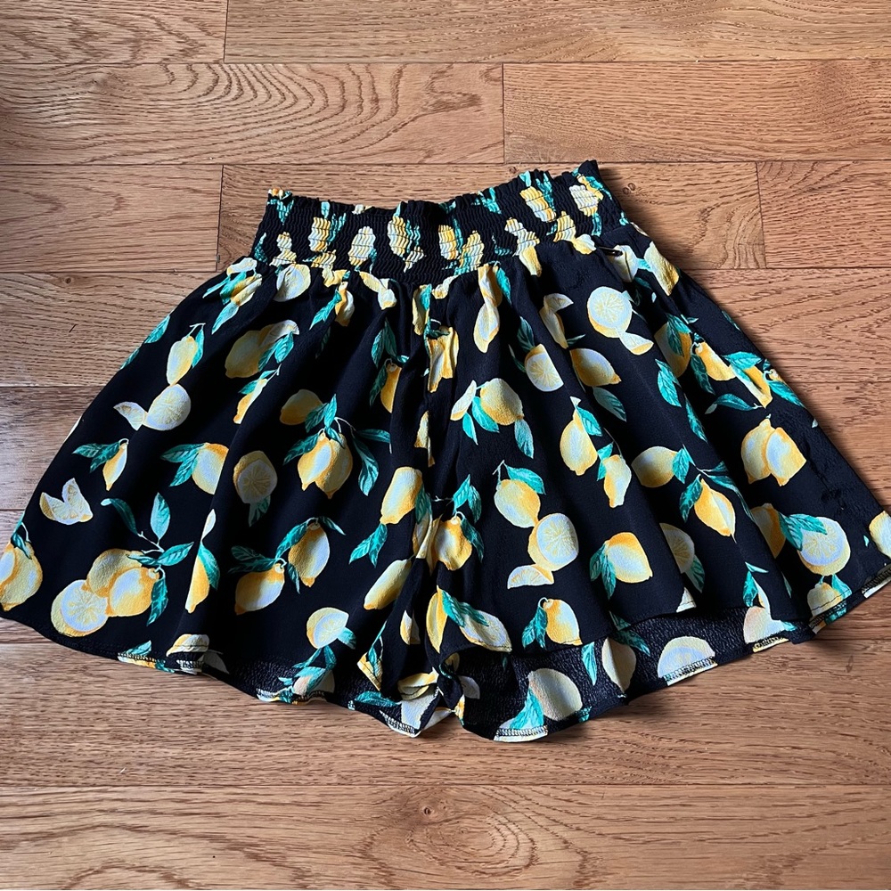 Pink Victoria’s Secret Smocked Lemon Shorts Sz Small